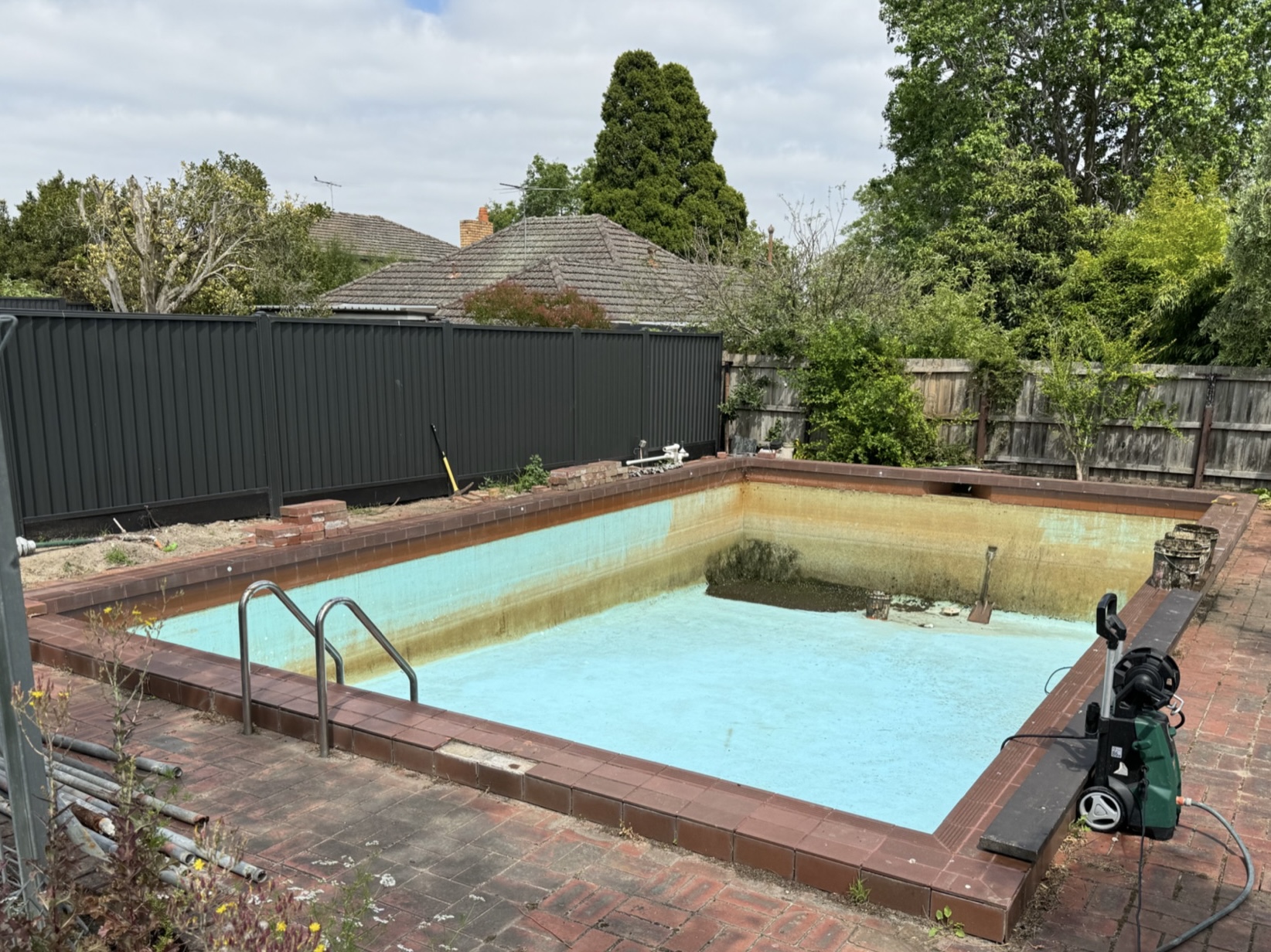 Expert swimming pool repair services in Melbourne. Restore your pool with Pools That Work for a sparkling, clear swimming experience.